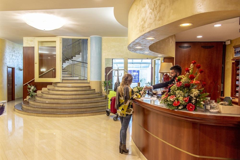 San Luca Hotel 4*